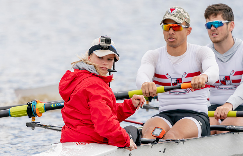 Image of Jordan Irving and Allie Bohenko rowing at Marist.