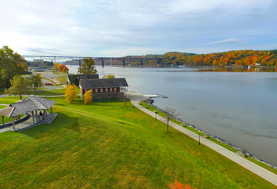 Image of the Hudson River on the Marist College campus