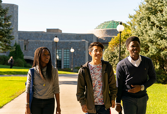 Image of Marist students walking through campus