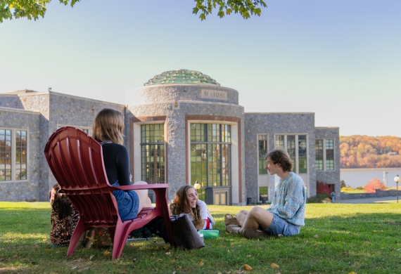 image of students on marist campus