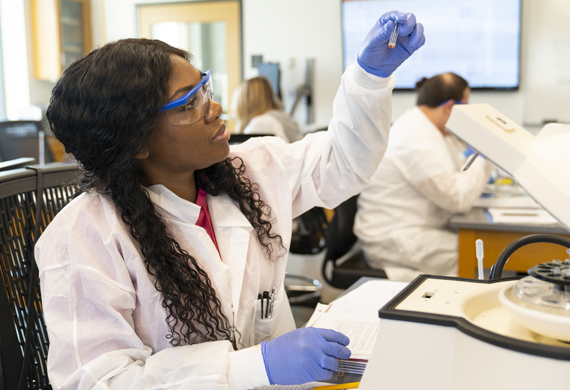 Image of student working in laboratory.