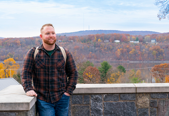 An image of veteran student on campus.