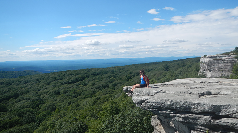 Image of Emily Liguori ‘25 at Minnewaska State Park.