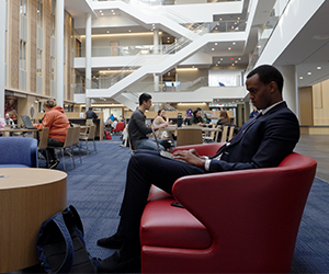 Image of Loik Makuza working in the Dyson Center.